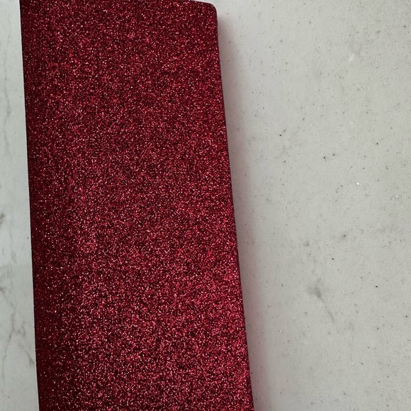 Quay Red Glitter Triangle Sunglass Case - Picture 5 of 5